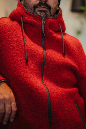 AP Aurelio Bouclé Red